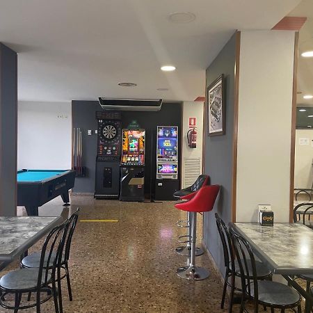 Hotel Reina Isabel Lleida Kültér fotó