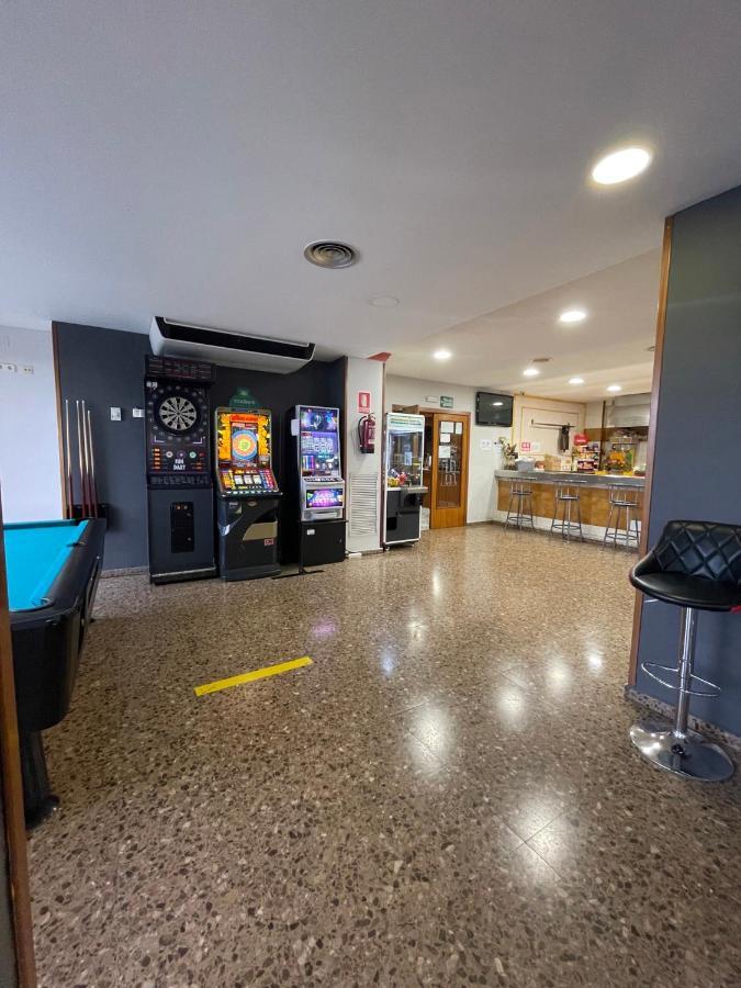 Hotel Reina Isabel Lleida Kültér fotó