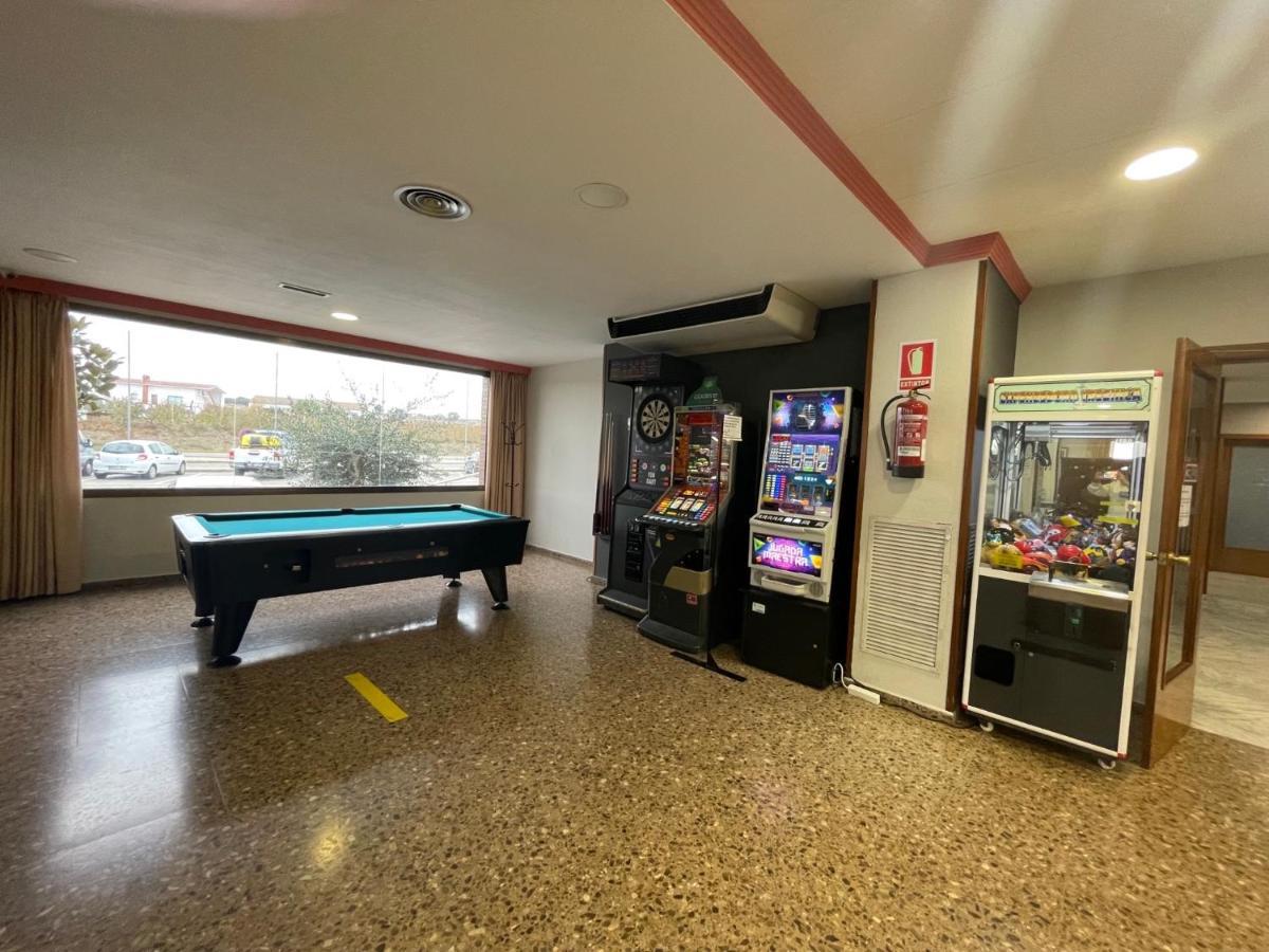 Hotel Reina Isabel Lleida Kültér fotó