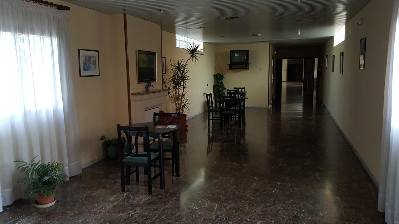 Hotel Reina Isabel Lleida Kültér fotó