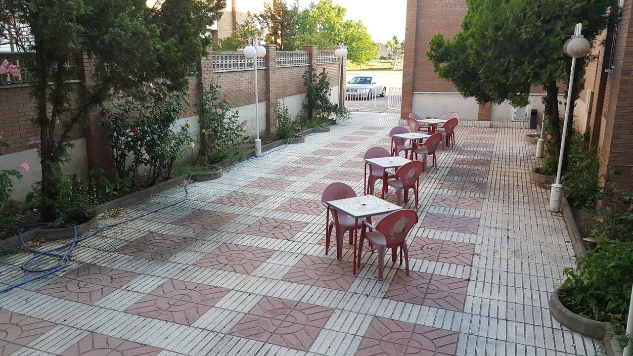 Hotel Reina Isabel Lleida Kültér fotó
