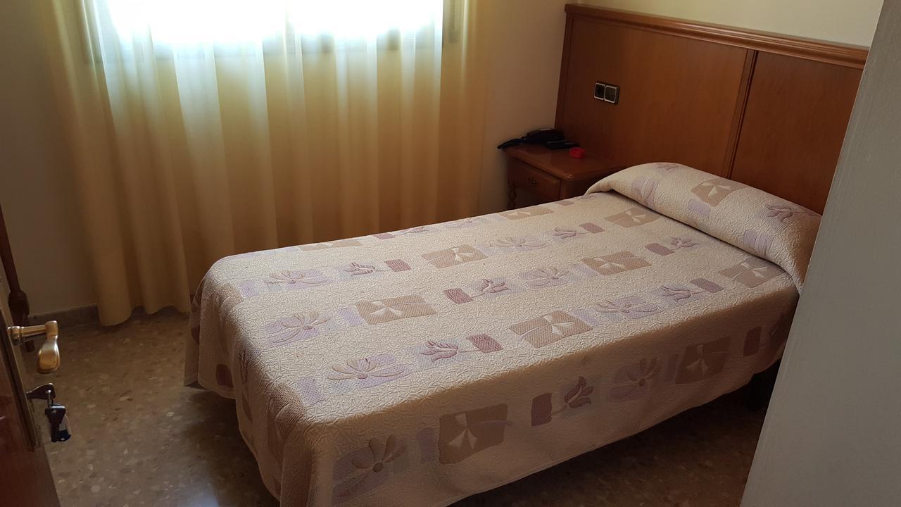 Hotel Reina Isabel Lleida Kültér fotó