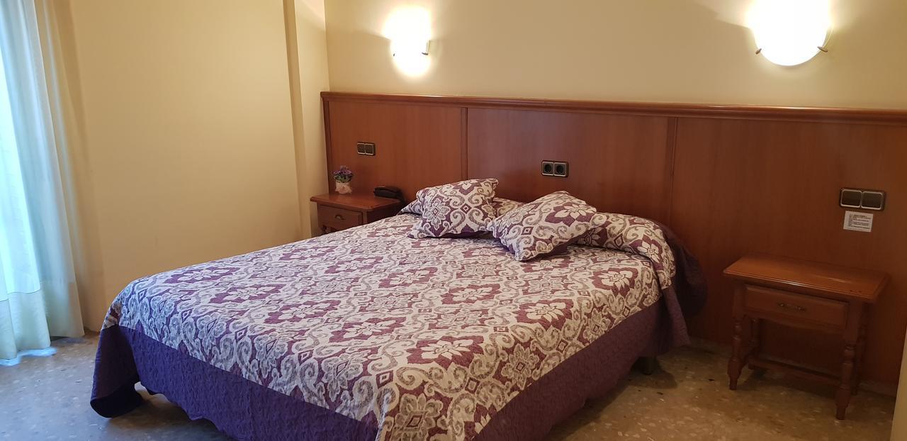 Hotel Reina Isabel Lleida Kültér fotó