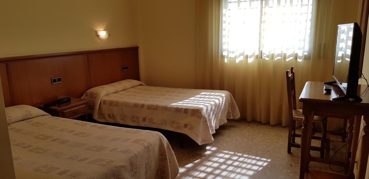 Hotel Reina Isabel Lleida Kültér fotó