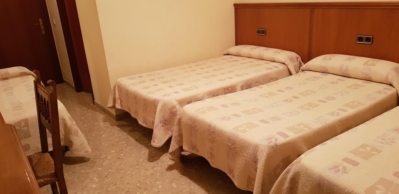 Hotel Reina Isabel Lleida Kültér fotó