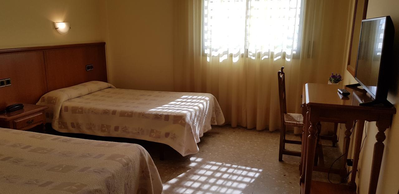 Hotel Reina Isabel Lleida Kültér fotó