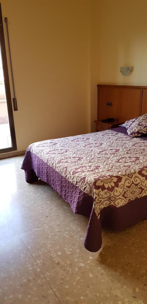 Hotel Reina Isabel Lleida Kültér fotó