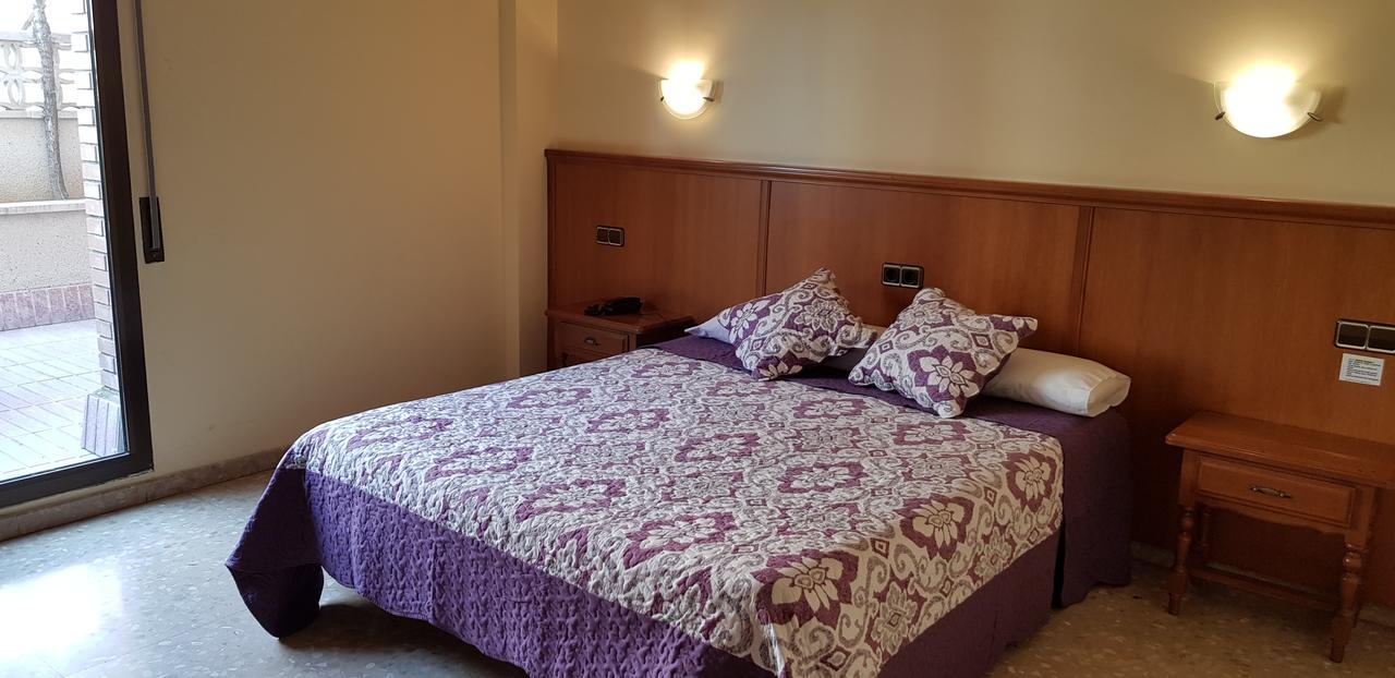 Hotel Reina Isabel Lleida Kültér fotó