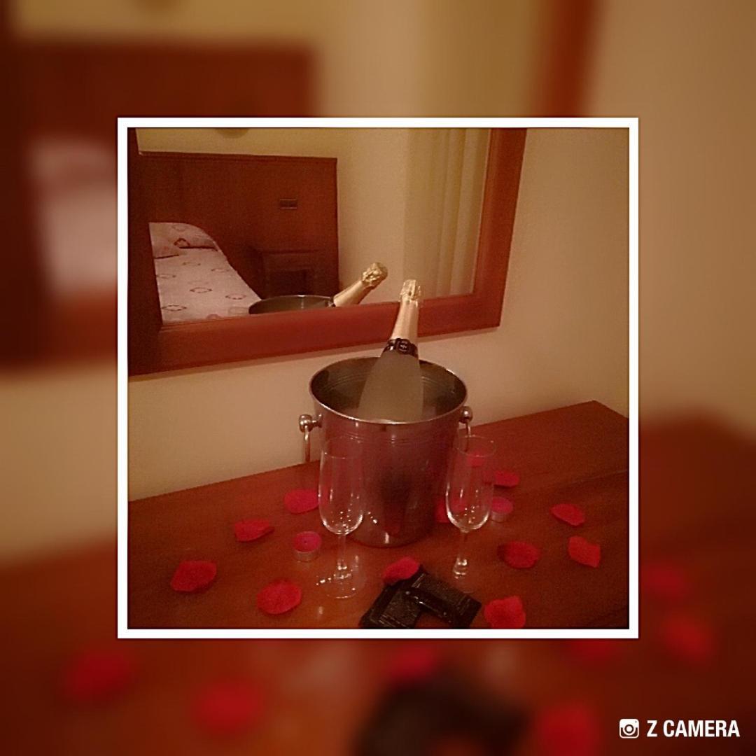 Hotel Reina Isabel Lleida Kültér fotó